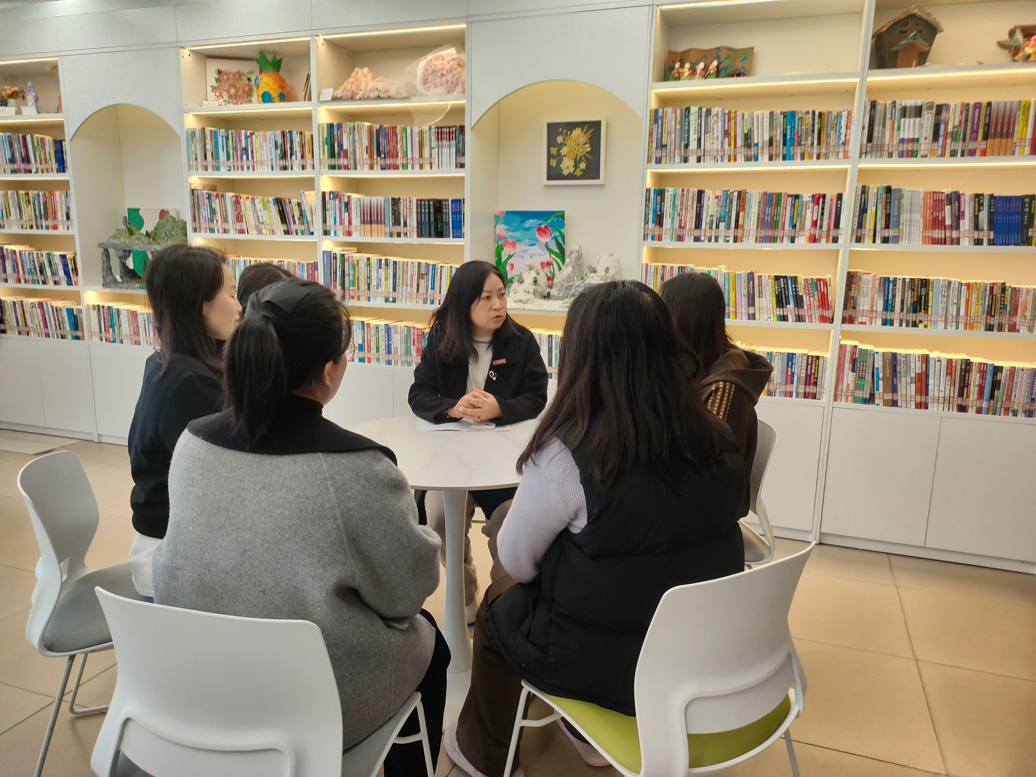 暖心走訪進公寓，護航青春伴成長——我校心理健康教育與咨詢中心開展一站式社區走訪活動紀實